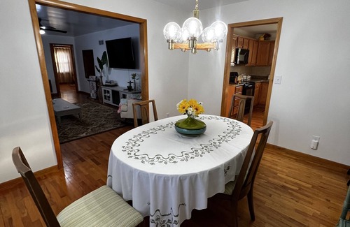 Hamilton House | Enjoy this spacious ranch-style house next to the quilting capital of the world.
