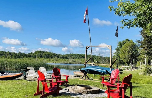 Victoria Road Cottage | Enjoy time at this waterfront four season cottage