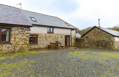 Hartland Cottage | Enjoy tranquil Devon but near coast and pubs.