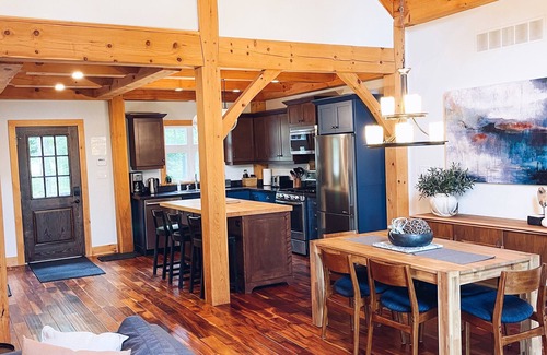 Madawaska Valley Cottage | Enjoy Vibrant Hues of Changing Leaves at Stillwoods Cottage, Near Algonquin Park