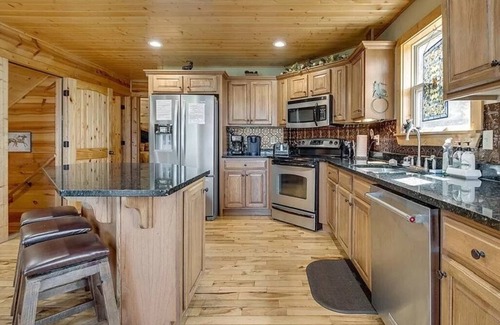 Cleveland Cabin | Enjoy View's View'snDiscounted nights for Oct.&Nov