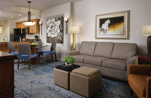 North Scottsdale Condo | Enjoy winter in a deluxe 1-bed condo with kitchenette in beautiful Scottsdale