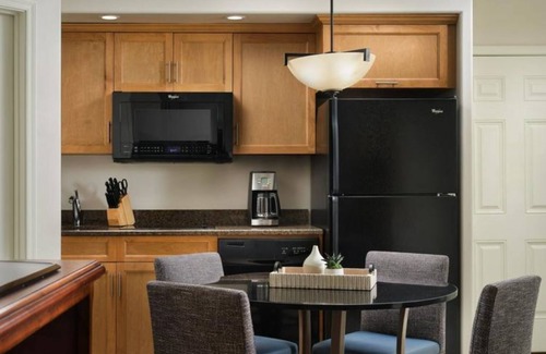 North Scottsdale Condo | Enjoy winter in a deluxe 1-bed condo with kitchenette in beautiful Scottsdale