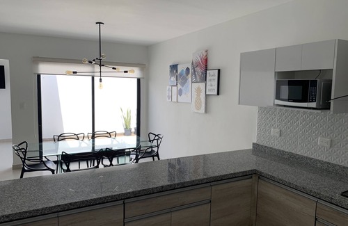Cerritos House | enjoy with family