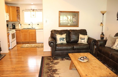Salida Cabin | Enjoy year round activities. Colorado’s finest outdoor activities nearby.