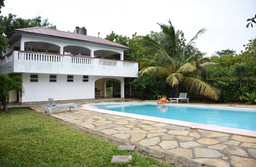 Bamburi Villa | Enjoy your getaway at this beautiful hidden jewel in Kilifi creek