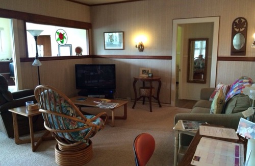 Waimea House | Enjoy your stay at this cozy country home built in the early 1950s