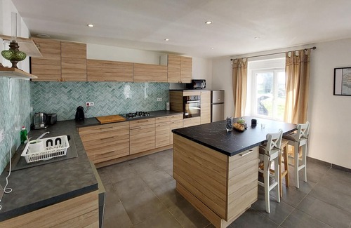 Poullaouen House | Enjoy your vacation in the green nature of Brittany and this stylish cottage near Poullaouen.