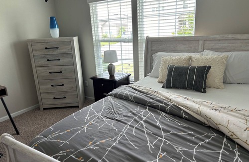 Northside House | Enjoyable 2-bedroom house with AC in Jacksonville