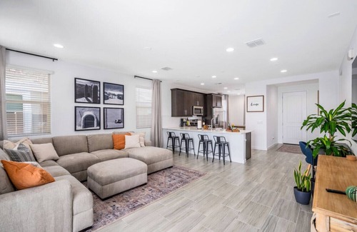Maryvale House | Enjoyable 3 bedroom house w/Pool