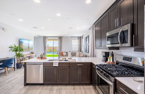 Maryvale House | Enjoyable 3 bedroom house w/Pool