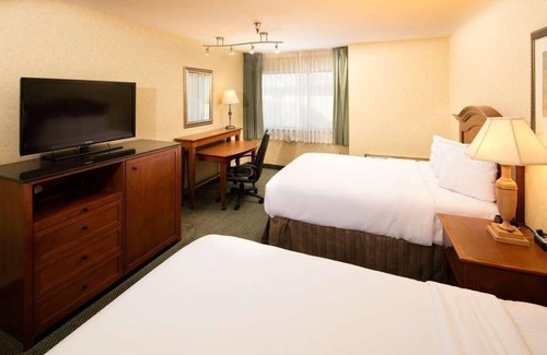 Wenatchee Resort | Enjoyable Stay! 4 Pet-friendly Units with Free Parking, Outdoor Pool!