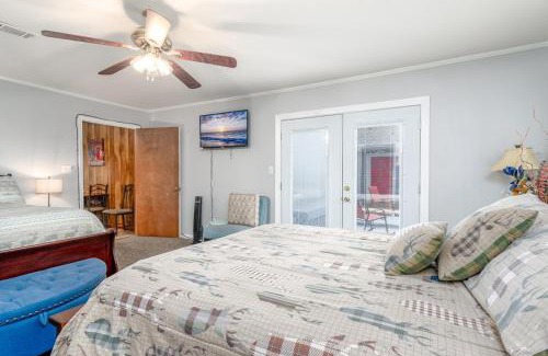 Pine Bluff House | Enjoyable Stay and Play Near Casino and Hospital