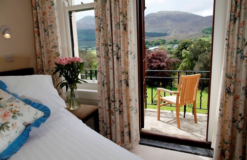 Newcastle Hotel | Enniskeen Country House Hotel