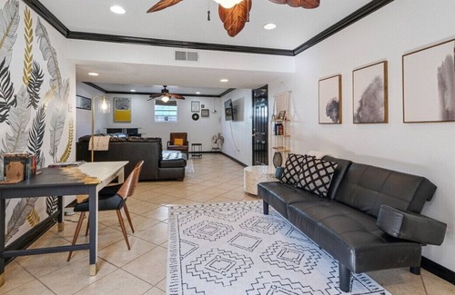 Seventh Ward House | Enormous NOLA Mansion w/King Suite & Parking