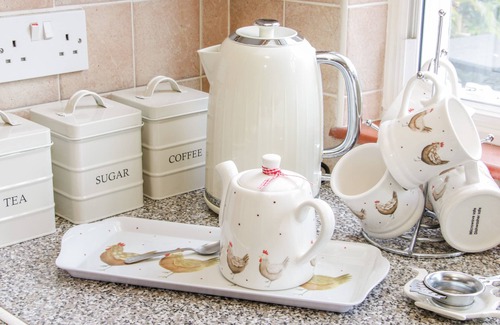Stoney Stretton Cottage | ENSDON LEA COTTAGE, pet friendly, with a garden in Nesscliffe