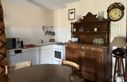 Lacapelle-Segalar Villa | Ensemble de 3 maisons en pierre avec piscine chauffée