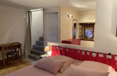 Lacapelle-Segalar Villa | Ensemble de 3 maisons en pierre avec piscine chauffée
