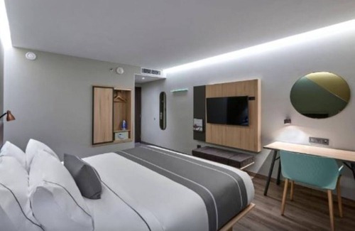 El Sauzal Hotel | Ensenada Stay | Walk to Cafes, Shops, Marina | Clean & Cozy Rooms - 4 Units