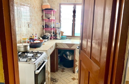 Teshie House | Ensuit1-bedroom house in beautiful Accra with WiFi, AC living room to the beach
