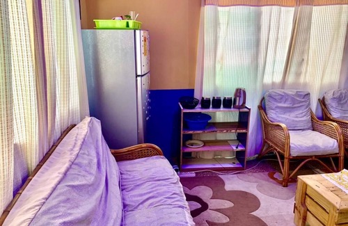 Teshie House | Ensuit1-bedroom house in beautiful Accra with WiFi, AC living room to the beach