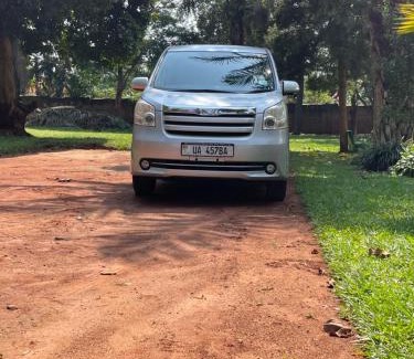 Entebbe House | Entebbe gardens holiday home