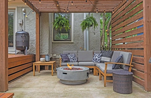 Brookside House | Entertainer - Brookside + Walkable + Firepit