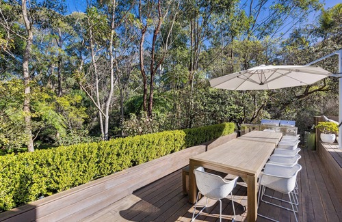 Seaforth House | Entertainers delight 3 bedroom house with pool and fire pit