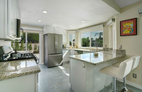 Desert Park Estates House | ENTERTAINERS DREAM BACKYARD WITH GORGEOUS MOUNTAIN VIEWS