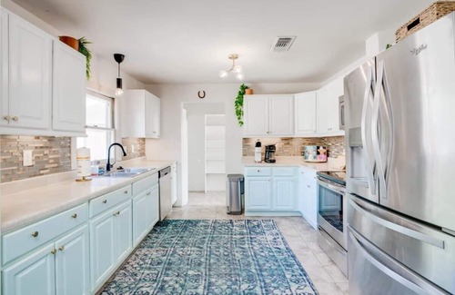 Dripping Springs House | Entertainers retreat! 5/2, hot tub, Blanco river