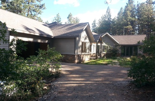 Durango House | Entertaining Home 7 Miles to Downtown Durango & 5 Miles to Nighthorse Lake
