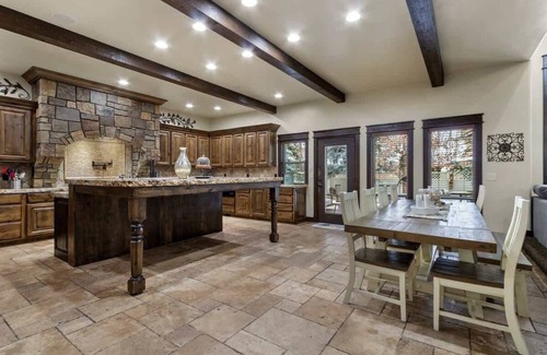 Meridian House | Entertainment Castle! Large Group & Company Functi