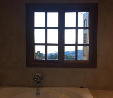 Synikia Mesi Trikalon House | Enthymio Suites