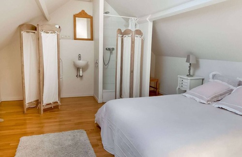 Viroinval House | Enticing Holiday Home in Treignes near Forest