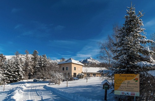 Saint-Bonnet-en-Champsaur Villa | Entire house with spa in a unique setting! view of the mountains.