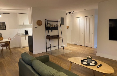 Waterloo Apartment | ENTIRE 1 BEDROOM APARTMENT by UW RESEARCH PARK