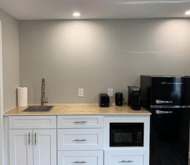Waterloo Apartment | ENTIRE 1 BEDROOM APARTMENT DOWNTOWN - u4