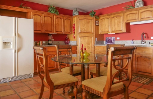 La Fonda House | Entire 1st floor Beachfront Condo 3BD 2 BA in La Playa La Mision
