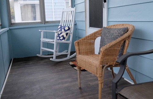 Trenton House | Entire 2 Bedroom, 1.5 bath Home in Trenton
