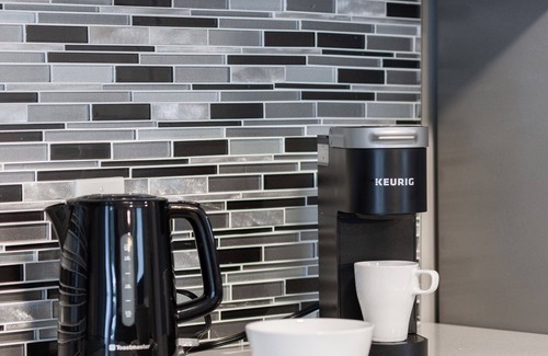 Waterloo Apartment | ENTIRE 2 BEDROOM APARTMENT UPTOWN WATERLOO
