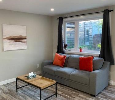 Waterloo Apartment | ENTIRE 2 BEDROOM APARTMENT DOWNTOWN - u5
