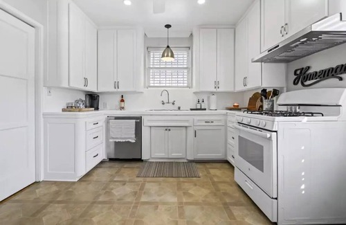 Monterey Park House | Entire 2 bedroom home -15 minutes to DTLA