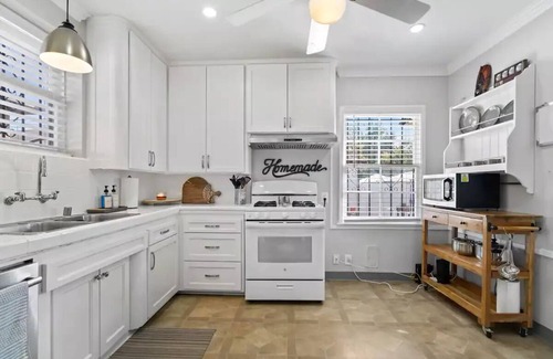 Monterey Park House | Entire 2 bedroom home -15 minutes to DTLA