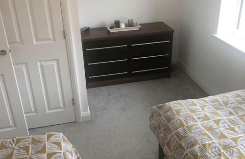 Tamworth House | Entire 2 bedroom house in Tamworth