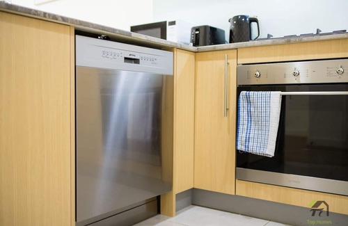 Wolli Creek Apartment | Entire 2 bedroom in the heart of Wolli Creek