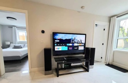 Surrey Apartment | Entire 2-bedroom Private Suite with separate entrance