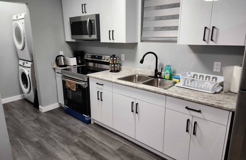 Saskatoon House | Entire 2 Bedrooms Basement Suite. Close to Airport and Parks