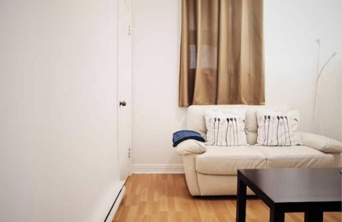 Cote-Saint-Paul Apartment | Entire 2-BR Cozy Monthly stay Green Line near DT