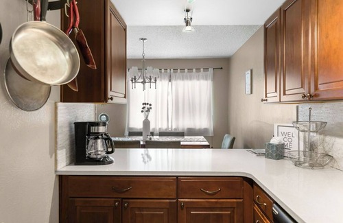 Glenwood Grove - North Iris House | Entire 2-Story Townhome in Central Boulder