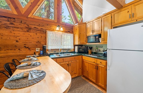 Sloat Cabin | Entire 200-acre, dog-friendly ranch with 4 homes, river access & fishing ponds